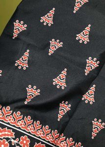 Sleeveless Black &amp; Red Print Kurti