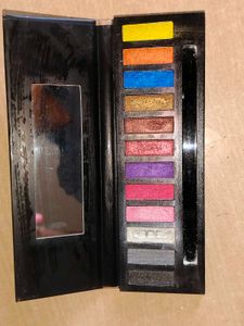 Charm Max Pop Eyeshadow Palette 😍😍