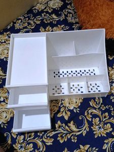 cosmetic storage