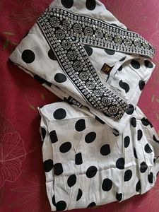 Beautiful black and white suit  Paint Set