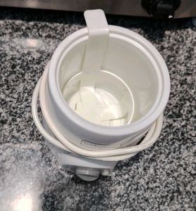 Wax warmer with basket