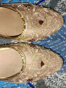 Embroidered Ethnic Mojari Sandals