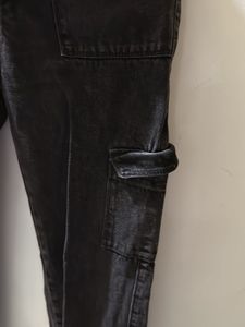 Black Pocket Loose Jeans