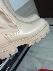 H&amp;m Creamy Platform Boots