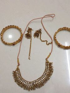 Kundan Jewellery Set
