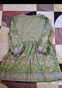 Floral Print Green Tunic Top