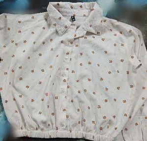 Bee Print Crop Shirt