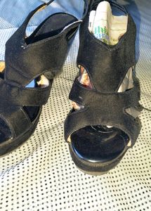 👠Beautiful Black Heel 😻with Free Shipping 🥳🎉