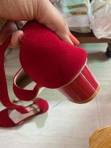 Lv Red Pointed Toe Heels , Stylish Colour Heel