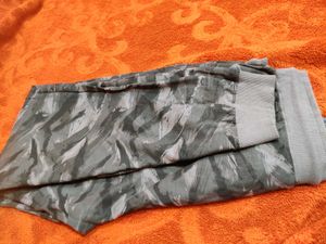 NOBERO Men Abstract Pant
