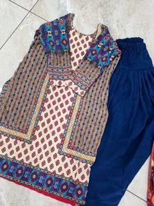 Woolen Ethnic Kurta Set &amp; Shawl