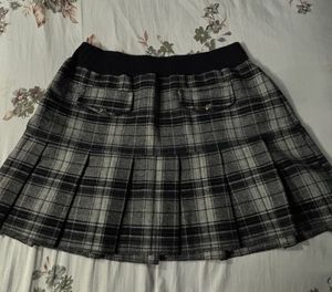 black grey plaid mini skirt