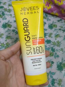 Jovees Sunscreen SPF 60