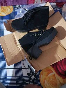 Stylish Black Chunky Heel Ankle Boots Women