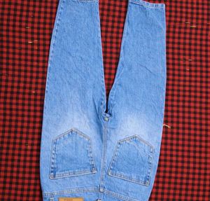 Baggy High-Waisted Jeans