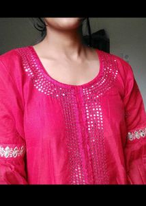 Beautiful Set Of Red Kurti