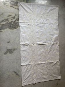 embroidered dining table Mate