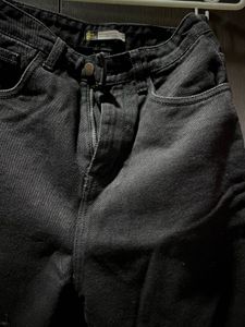Off-Duty Ripped Wide Leg Black Jeans