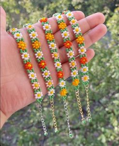 Daisy Beaded Bracelet