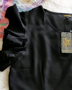 Stylish Comfy Black Top