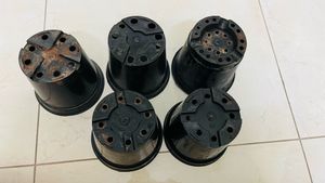 Black Plastic Plant Pots (Set of 5)