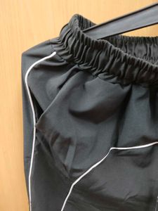 Women&#39;s Black Track Pants (J)