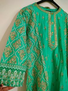 🌟 Elegant Green Kurti – Like New! 🌟