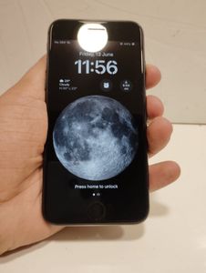 IPHONE SE 2 GENERATION GOOD CONDITION