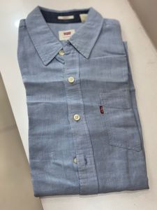 Levi&#39;s Slim Fit Shirt
