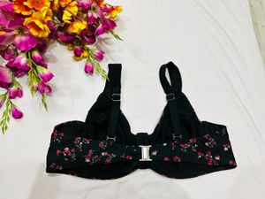 🇳🇿💫Black Colour Floral Print Imported Bra