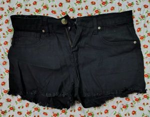 Cute And Sexy Denim Shorts