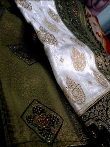 Elegant Green &amp; White Gold Sari