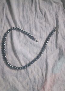 Women&#39;s Black Pearls Neckpiece