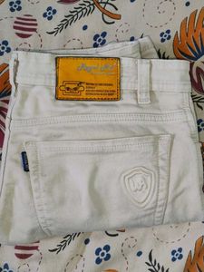 Distressed White Tone Jeans