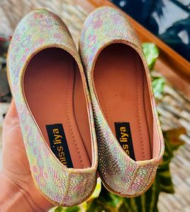 Girl&#39;s Miss Liya And Eten  Iridescent Ballet Flats