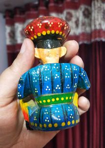 Folk Musician Showpiece