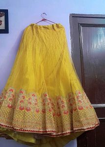 price dropped!!! heavy mustard lehenga