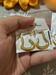 Set of 2 Gold Hoop Earrings
