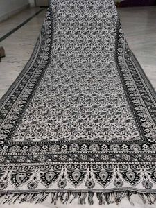 Beautiful Black &amp; White Kani Warm Shawl