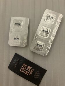 huda beauty powder and primer tester