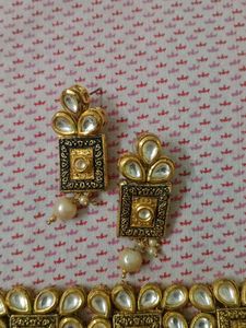Pearl &amp; Kundan Choker Set