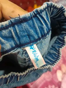 Cute Girl&#39;s Denim Jeans