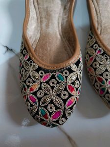 New Beautiful Jutti