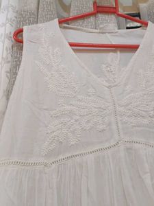 Sleeveless White Kurta
