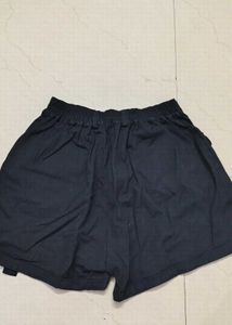 Black Cargo Shorts with Straps And Free Lipstik