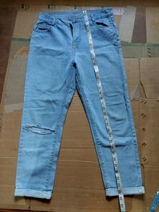Torn JEANS