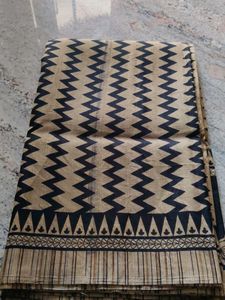 Elegant Black &amp; Gold Print Saree