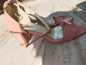 Donear Peach Block Heels Used Size 6