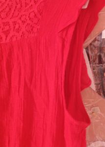 Notations l Red Sleeveless Top