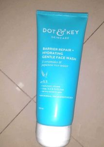 Dot &amp; Key Gentle Face Wash